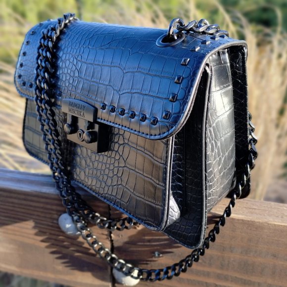 Handbag - Picture 1 of 9